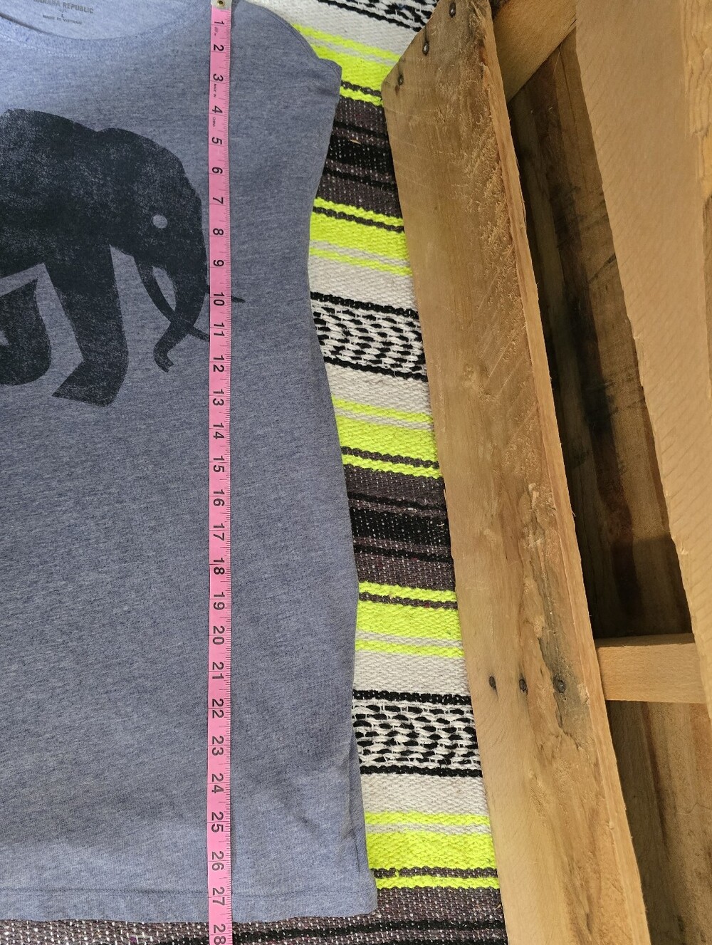 Banana Republic Heather Blue Elephant Graphic Short Sleeve Tee Size:L - Picture 5 of 5